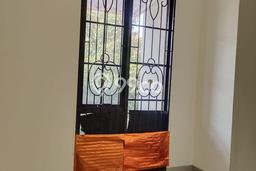 Rumah di Cipondoh, Dekat Tol, 2 KT, Luas 89m² Bangunan 75m² Rumah di Cipondoh, Dekat Tol, 2 KT, Luas 89m² Bangunan 75m²