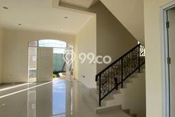 RECOMMENDED! Rumah di Green Lake City, 3 KT, Lokasi Strategis, Luas 200m² Bangunan 230m² RECOMMENDED! Rumah di Green Lake City, 3 KT, Lokasi Strategis, Luas 200m² Bangunan 230m²