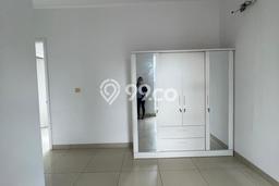 Rumah Sewa Jakarta Barat LT 130m2 LB 135m2 Kawasan Green Lake City Rumah Sewa Jakarta Barat LT 130m2 LB 135m2 Kawasan Green Lake City
