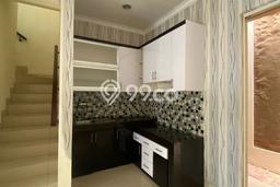 Disewakan Rumah Harga Terjangkau di Green Lake City Jakarta Barat Punya 3 Kamar Tidur Disewakan Rumah Harga Terjangkau di Green Lake City Jakarta Barat Punya 3 Kamar Tidur