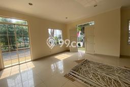 Disewakan Rumah Murah di Green Lake City Jakarta Barat dengan 3 KT Disewakan Rumah Murah di Green Lake City Jakarta Barat dengan 3 KT