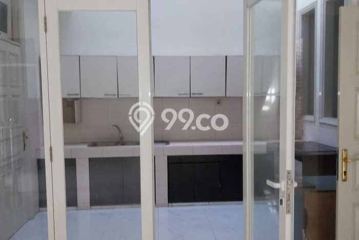 Rumah Sewa Jakarta Barat LT 182m2 LB 190m2 Kawasan Permata Buana Rumah Sewa Jakarta Barat LT 182m2 LB 190m2 Kawasan Permata Buana