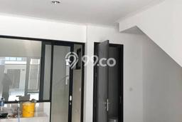 For Sale Hunian Rumah Terawat 2 KT di Pantai Indah Kapuk 2, Jakarta Utara For Sale Hunian Rumah Terawat 2 KT di Pantai Indah Kapuk 2, Jakarta Utara