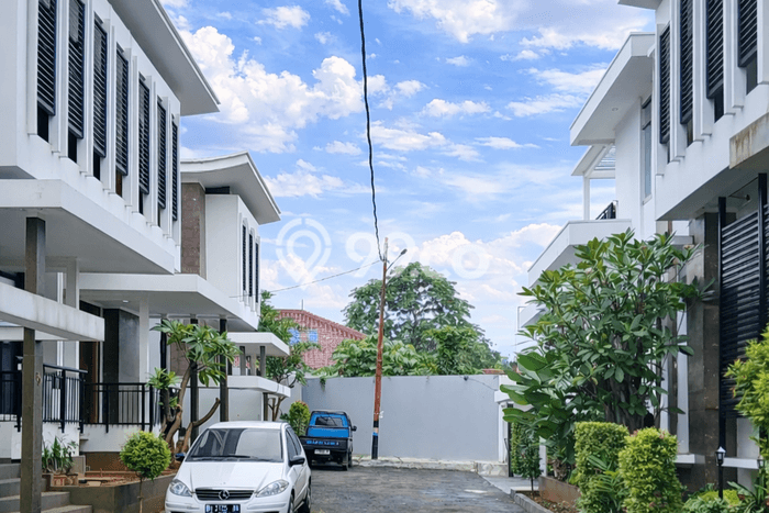 For Sale! Luxury House LT 195m2 Desain Modern di Ragunan For Sale! Luxury House LT 195m2 Desain Modern di Ragunan