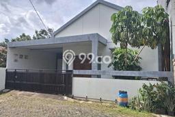 For Sale Rumah 3 Kamar Lokasi Ideal Bagus dan Strategis di Banyumanik For Sale Rumah 3 Kamar Lokasi Ideal Bagus dan Strategis di Banyumanik