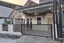Dijual Cepat Rumah Bagus Siap Huni LB 150m2 di Semarang Barat, Semarang Dijual Cepat Rumah Bagus Siap Huni LB 150m2 di Semarang Barat, Semarang