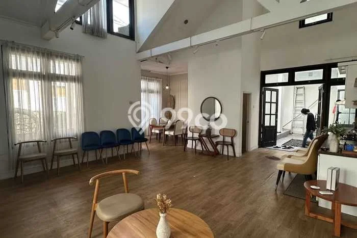 Rumah Minimalis 4 Kamar LT 200m2 di Manyaran Rumah Minimalis 4 Kamar LT 200m2 di Manyaran