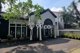 For Sale! Luxury House LT 347m2 Desain Elegan di Senopati For Sale! Luxury House LT 347m2 Desain Elegan di Senopati