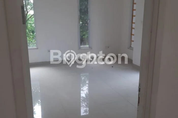 Rumah Elit LB 130m2 Siap Pakai Desain Elegan di Gading Serpong Elista Village, Tangerang Rumah Elit LB 130m2 Siap Pakai Desain Elegan di Gading Serpong Elista Village, Tangerang