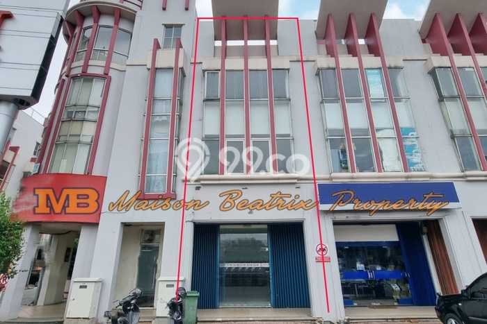 Unit Ruko Paling Strategis di Serpong Utara Tangerang Selatan dengan LB 270m2 Unit Ruko Paling Strategis di Serpong Utara Tangerang Selatan dengan LB 270m2