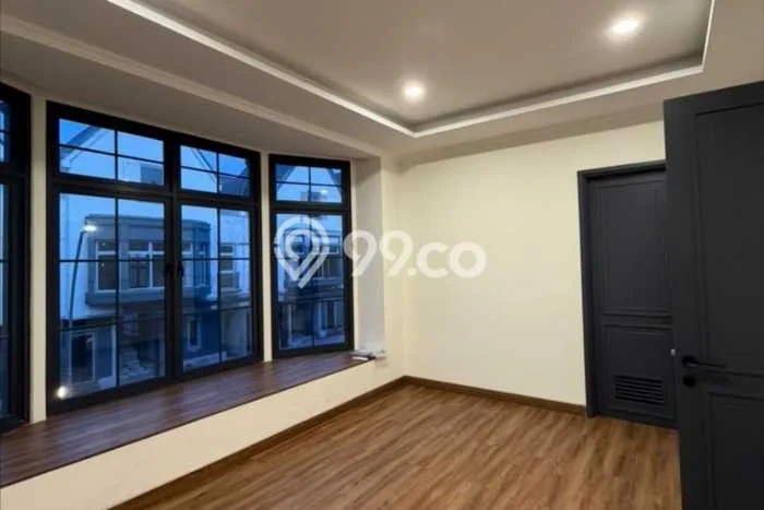 Disewakan! Rumah 5 Kamar Tidur &
5 Kamar Mandi di Gading Serpong, Tangerang Disewakan! Rumah 5 Kamar Tidur &
5 Kamar Mandi di Gading Serpong, Tangerang