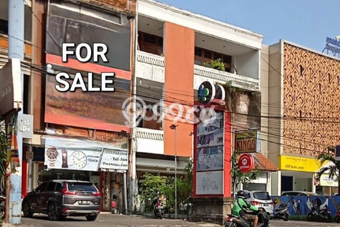 Area Ramai! Ruko Dijual di Denpasar Barat untuk Bisnis Luas Bangunan 300m2 Area Ramai! Ruko Dijual di Denpasar Barat untuk Bisnis Luas Bangunan 300m2