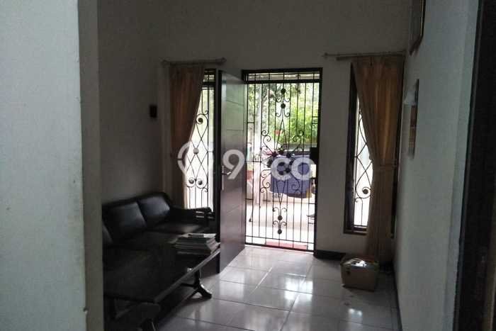 Rumah Modern 5 KT di Taman Holis Indah Bandung Unfurnished Rumah Modern 5 KT di Taman Holis Indah Bandung Unfurnished