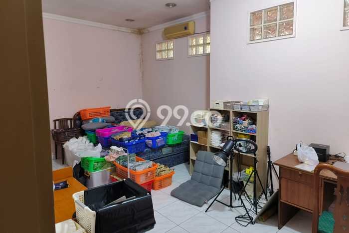 Rumah Luas Asri 5 KT Siap Huni di Taman Holis Indah Bandung Rumah Luas Asri 5 KT Siap Huni di Taman Holis Indah Bandung