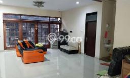 Rumah Strategis Taman Kopo Indah, Bandung, Luas 170m² Bangunan 200m² Rumah Strategis Taman Kopo Indah, Bandung, Luas 170m² Bangunan 200m²