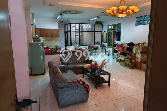 Rumah Luas Asri 5 KT Siap Huni di Taman Holis Indah Bandung Rumah Luas Asri 5 KT Siap Huni di Taman Holis Indah Bandung