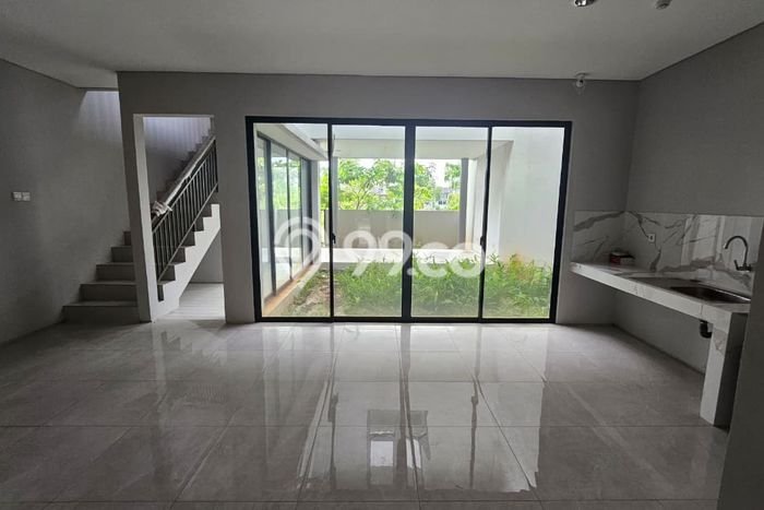 Dijual Rumah Mewah Elegan Dengan View Cantik di Grand Wisata, Bekasi Dijual Rumah Mewah Elegan Dengan View Cantik di Grand Wisata, Bekasi