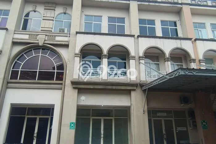 FOR RENT! Ruko di Galaxy Cocok untuk Bisnis 112m2 FOR RENT! Ruko di Galaxy Cocok untuk Bisnis 112m2