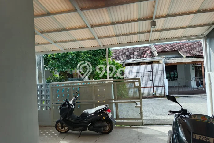 Rumah Modern 3 KT di Taman Holis Indah Bandung Rumah Modern 3 KT di Taman Holis Indah Bandung