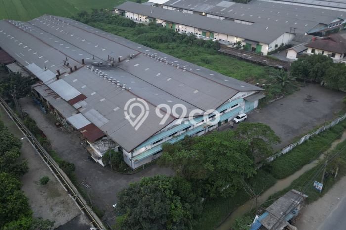 AREA TERSIBUK! Gudang Kawasan Gresik Kota, Luas 6713m², Nilai Tinggi AREA TERSIBUK! Gudang Kawasan Gresik Kota, Luas 6713m², Nilai Tinggi