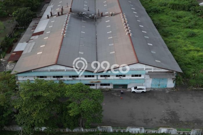 AREA TERSIBUK! Gudang Kawasan Gresik Kota, Luas 6713m², Nilai Tinggi AREA TERSIBUK! Gudang Kawasan Gresik Kota, Luas 6713m², Nilai Tinggi