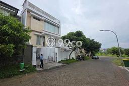 Rumah Luxury Modern Siap Huni di Villa Puncak Tidar Malang Rumah Luxury Modern Siap Huni di Villa Puncak Tidar Malang