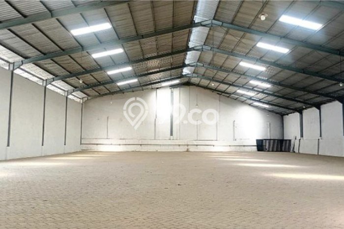 FOR SALE! Gudang di Singosari Malang, LT 7200m2, LB 5500m2 FOR SALE! Gudang di Singosari Malang, LT 7200m2, LB 5500m2