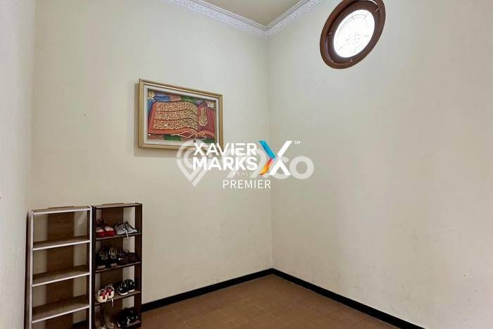 Rumah Mewah LB 400m2 Siap Pakai Desain Elegan di Araya, Malang Rumah Mewah LB 400m2 Siap Pakai Desain Elegan di Araya, Malang