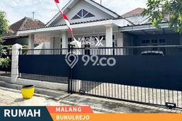 Disewakan! Rumah 5 Kamar Tidur &
3 Kamar Mandi di Bunulrejo, Malang Disewakan! Rumah 5 Kamar Tidur &
3 Kamar Mandi di Bunulrejo, Malang