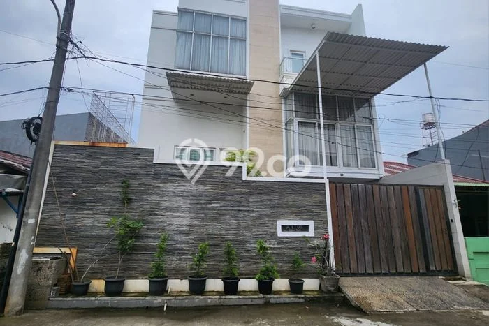 Siap Huni Hunian Elit 5 Kamar di Cengkareng Dekat ke Mana Saja Siap Huni Hunian Elit 5 Kamar di Cengkareng Dekat ke Mana Saja