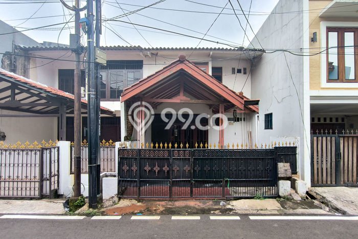Dijual Rumah 5 Kamar Lokasi Strategis Nyaman dan Strategis di Duren Sawit Dijual Rumah 5 Kamar Lokasi Strategis Nyaman dan Strategis di Duren Sawit