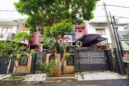 Rumah Asri area Cimanggis, Depok, Luas 180m² LB 350m² Rumah Asri area Cimanggis, Depok, Luas 180m² LB 350m²
