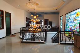 Rumah Elit Modern Tanpa Renovasi di Lamper Semarang Rumah Elit Modern Tanpa Renovasi di Lamper Semarang