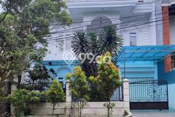 Rumah Nyaman dengan Luas Tanah 200m² dan Luas Bangunan 280m² di Area Banyumanik, Semarang Rumah Nyaman dengan Luas Tanah 200m² dan Luas Bangunan 280m² di Area Banyumanik, Semarang