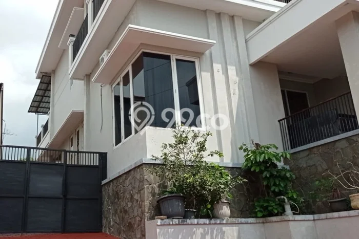 Lokasi terbaik! Rumah siap huni dikontrakkan di Banyumanik LB 271m2 Lokasi terbaik! Rumah siap huni dikontrakkan di Banyumanik LB 271m2