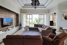 Jual Rumah Luas Megah Dengan View Cantik di Graha Padma, Semarang Jual Rumah Luas Megah Dengan View Cantik di Graha Padma, Semarang