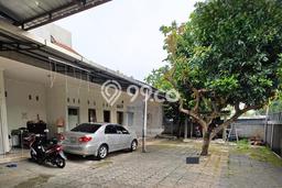 FEATURED! Rumah Asri di Banyumanik, Luas 327m2m² LB 120m2m² FEATURED! Rumah Asri di Banyumanik, Luas 327m2m² LB 120m2m²