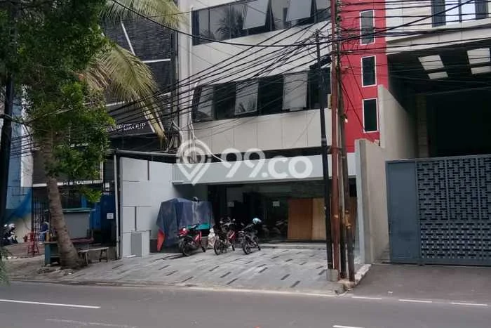 FOR RENT! Ruko di Pasar Baru Cocok untuk Bisnis 618m2 FOR RENT! Ruko di Pasar Baru Cocok untuk Bisnis 618m2