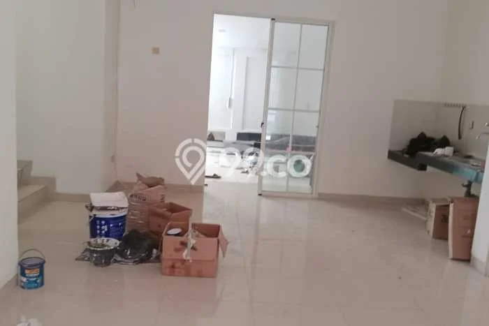 Rumah Sewa Jakarta Barat LT 200m2 LB 250m2 Kawasan Green Lake City Rumah Sewa Jakarta Barat LT 200m2 LB 250m2 Kawasan Green Lake City