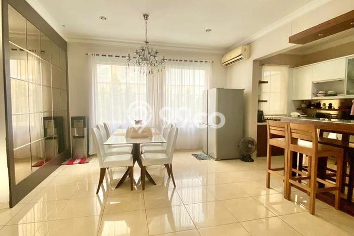 Rumah sewa siap pakai 4 KT di Alam Sutera, Tangerang Rumah sewa siap pakai 4 KT di Alam Sutera, Tangerang