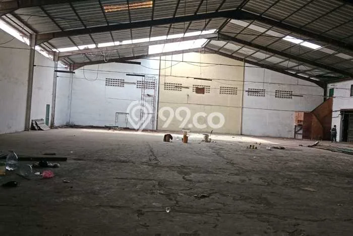 Unit Gudang Disewakan di Angke di Area Ramai & Strategis Unit Gudang Disewakan di Angke di Area Ramai & Strategis