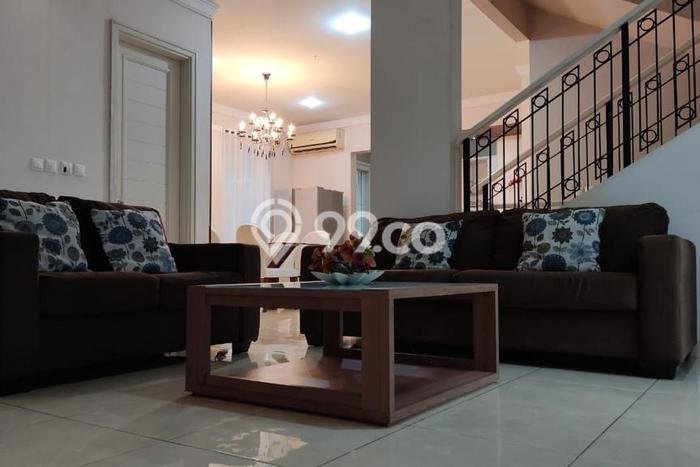 Rumah sewa siap pakai 4 KT di Alam Sutera, Tangerang Rumah sewa siap pakai 4 KT di Alam Sutera, Tangerang