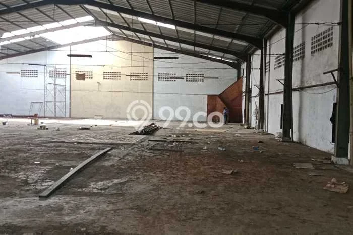 Unit Gudang Disewakan di Angke di Area Ramai & Strategis Unit Gudang Disewakan di Angke di Area Ramai & Strategis