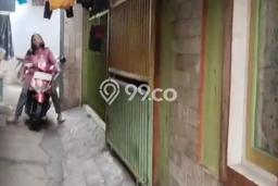 Unit Kost Dijual di Cengkareng dengan 15 Kamar Tidur & Luas Bangunan 160m2 Unit Kost Dijual di Cengkareng dengan 15 Kamar Tidur & Luas Bangunan 160m2