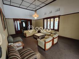Rumah Eksklusif Dijual LT 1003m2 di Coblong, Bandung Rumah Eksklusif Dijual LT 1003m2 di Coblong, Bandung