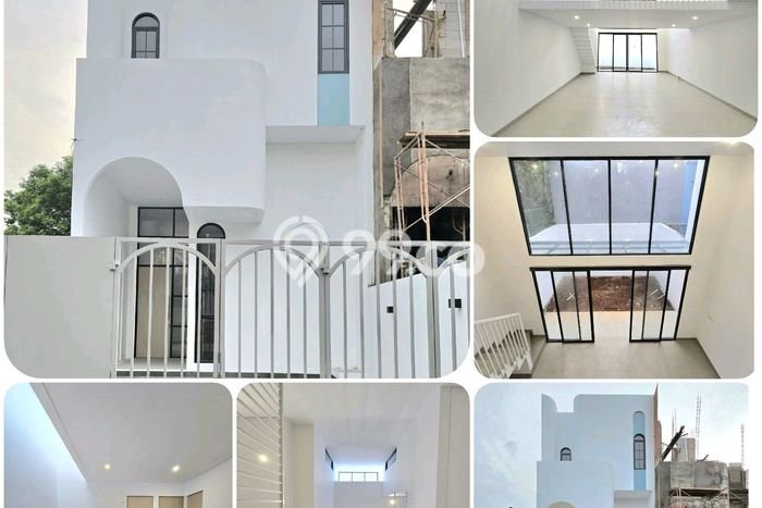 Rumah Luxury Modern Tanpa Renovasi di Joglo Jakarta Barat Rumah Luxury Modern Tanpa Renovasi di Joglo Jakarta Barat