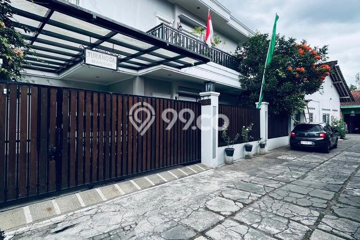 Siap Huni Hunian Elit 16 Kamar di Depok Dekat ke Mana Saja Siap Huni Hunian Elit 16 Kamar di Depok Dekat ke Mana Saja