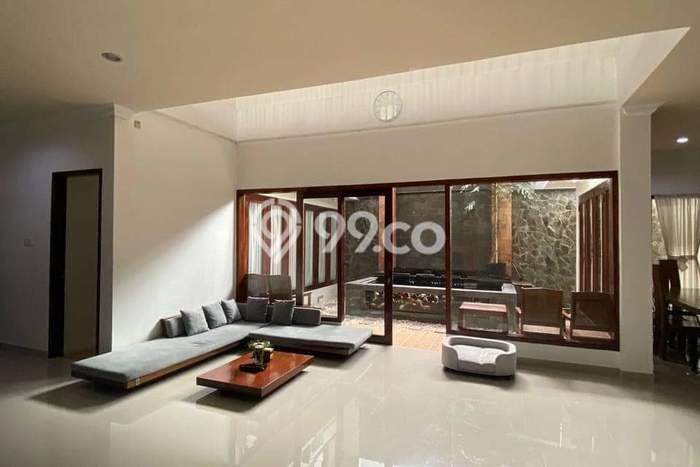 Hunian Elit LB 390m2 Siap Pakai Desain Elegan di Condong Catur, Sleman Hunian Elit LB 390m2 Siap Pakai Desain Elegan di Condong Catur, Sleman