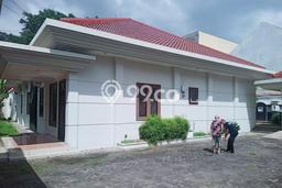 For Sale! Premium House LT 1180m2 Desain Modern di Condong Catur For Sale! Premium House LT 1180m2 Desain Modern di Condong Catur