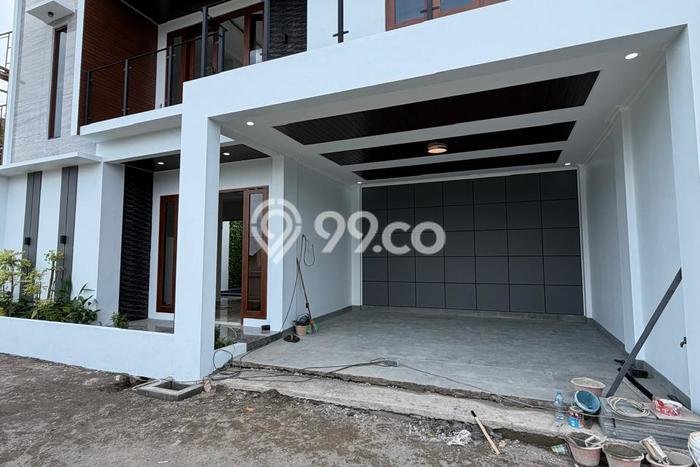 Jual Rumah Strategis Bagus Punya 4 KT di Depok Sleman SHM Jual Rumah Strategis Bagus Punya 4 KT di Depok Sleman SHM